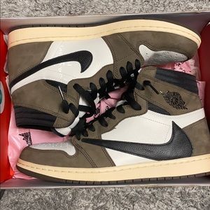 Jordan 1 Travis Scott